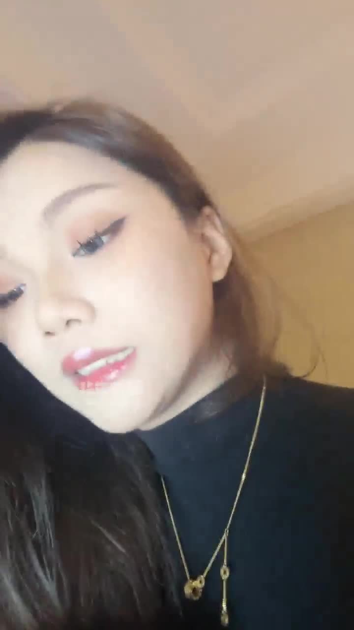 万万 暴力踢蛋高跟狠踩骑马舔脚