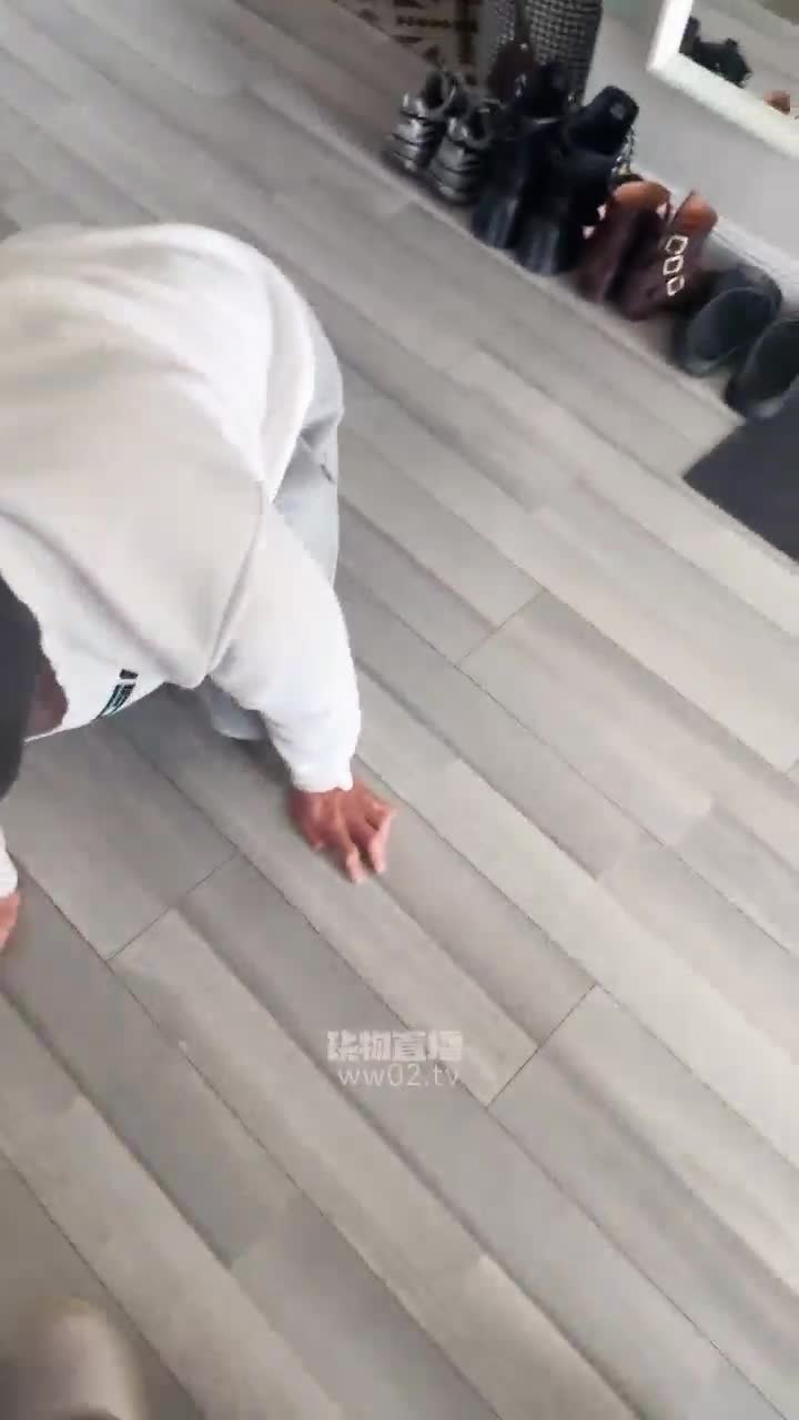 伊潼 素人闺蜜上门开发调玩家奴