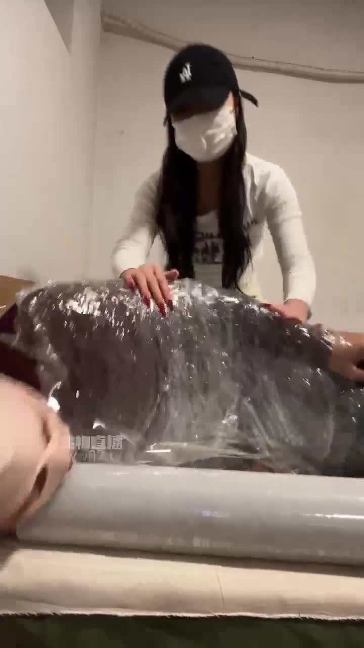 冉冉 超狠木乃伊束缚全体重踩踏深喉插出血