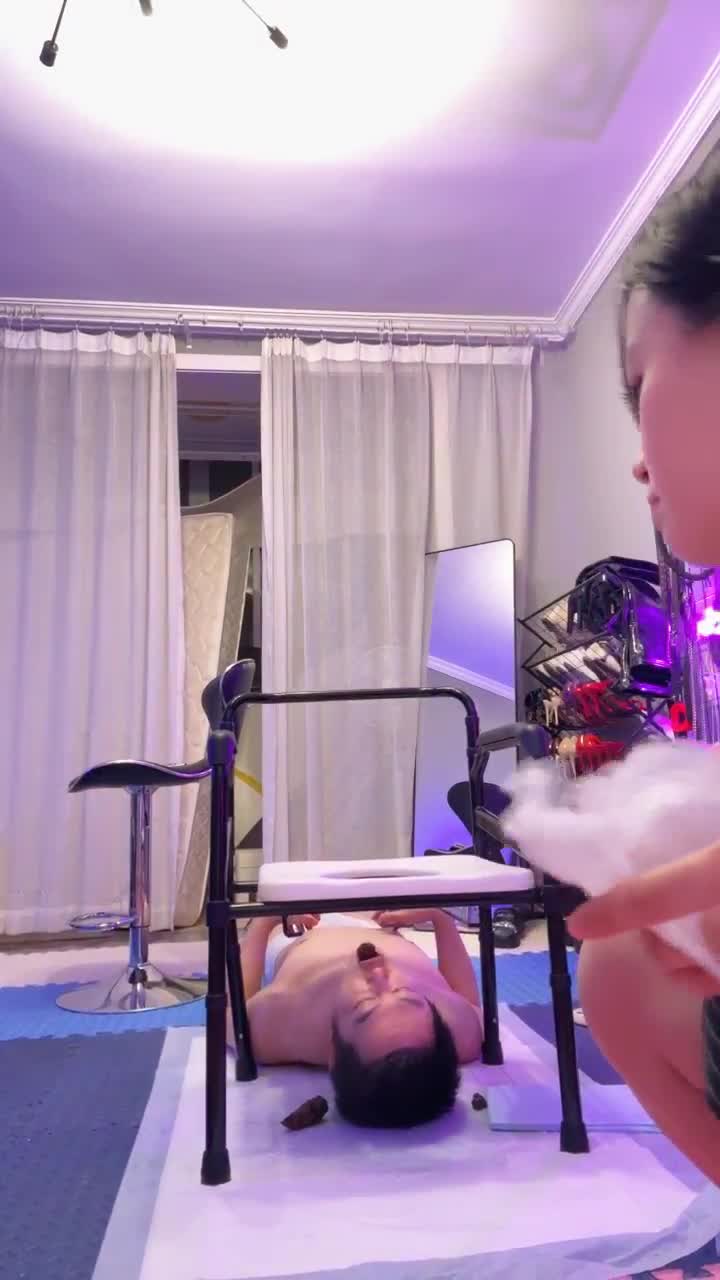 琴月 带闺蜜 黄金圣水喂食小骚