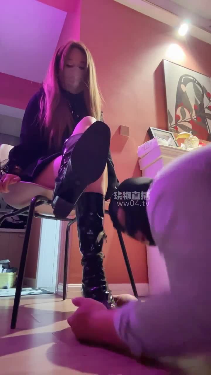 橙子 高贵女王 长靴清理 裸足除臭 舔脚 口水浓痰喂食