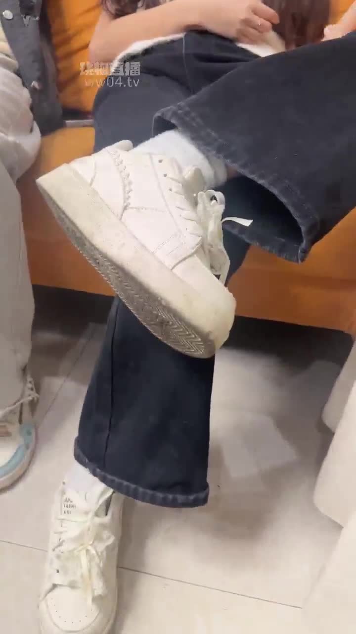 七七小主 继续开发 双素人舔舐脏鞋底白袜除臭舔脚