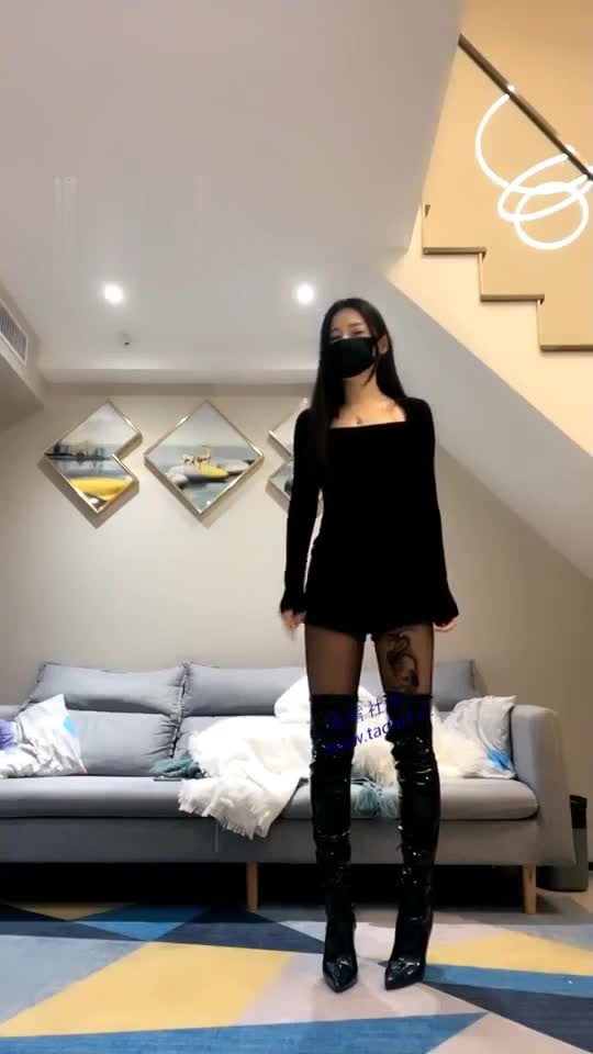 仙女sama 踢飞贱狗