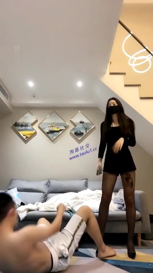 仙女sama 踢飞贱狗