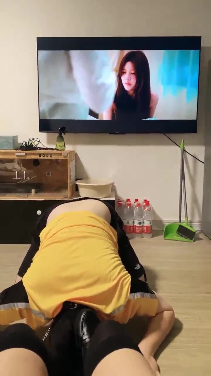 简梨 剧情 双JK小主调教迟到的外卖员