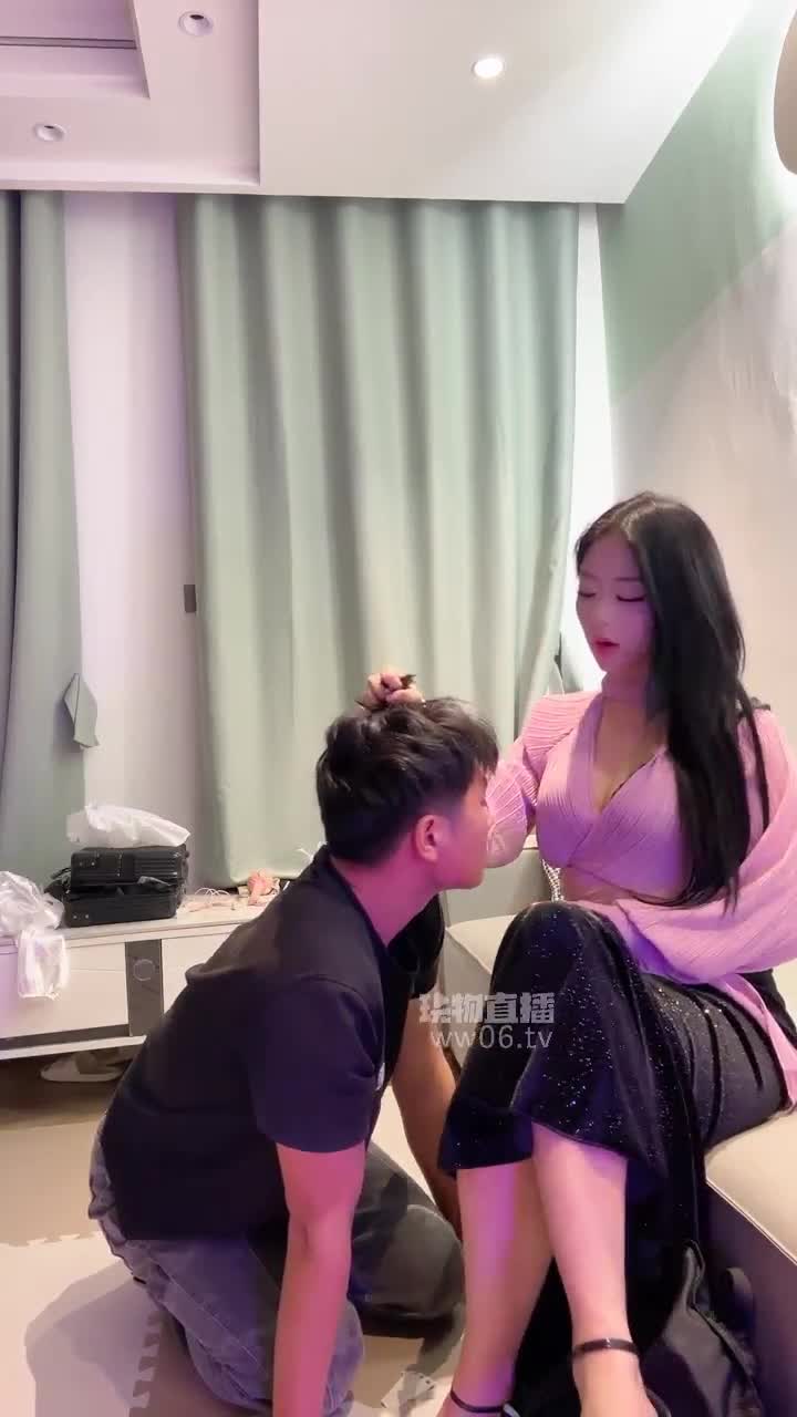 冰月 调教羞涩奶狗 耳光暴打浓痰不断喂食裸足舔脚深喉