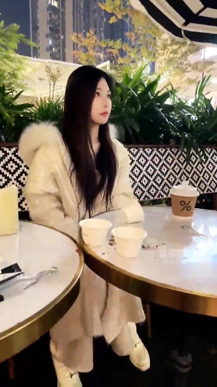 小饭团 再次闹市区车内双主调教