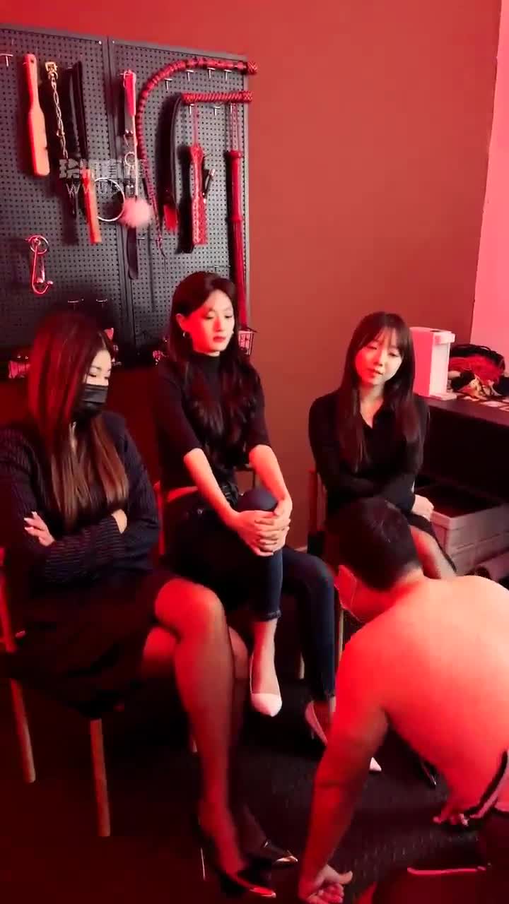 Da猫 剧情 三主点男模当狗调教