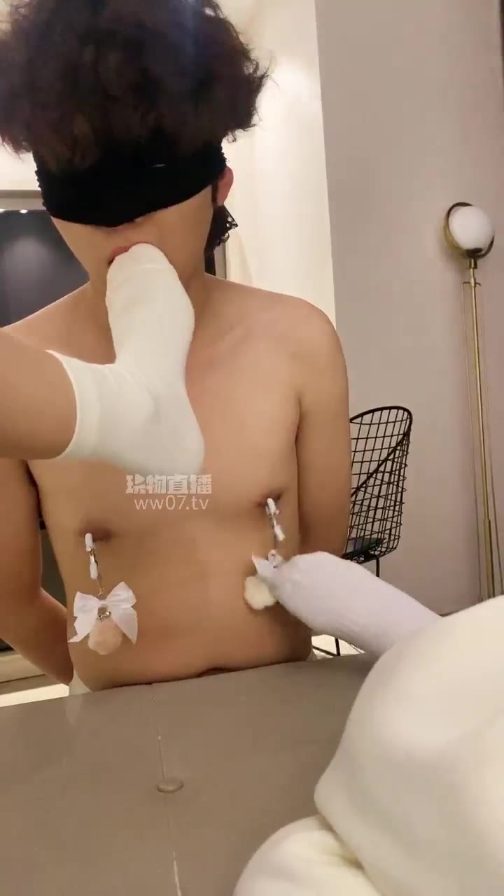 简梨 双主白袜裸足调狗除臭吸闻舔脚