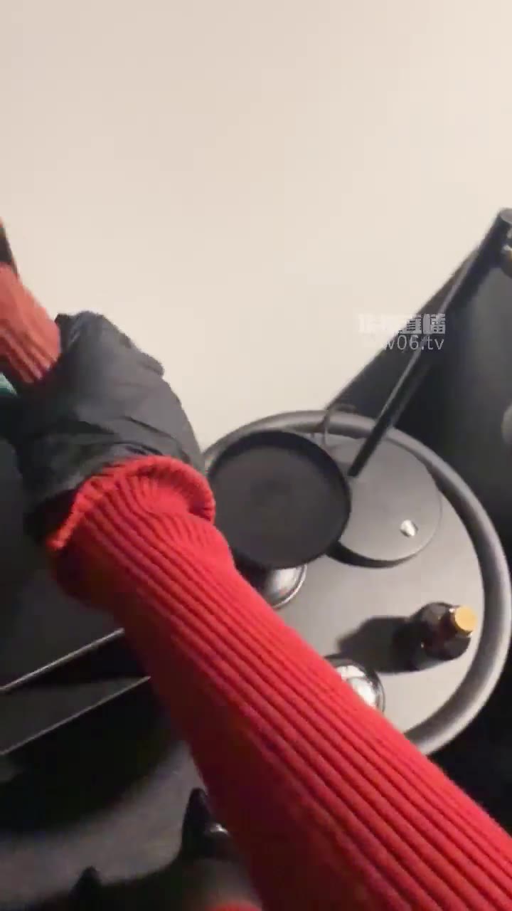 Sera 调教物化的厕奴 马桶黄金完事滴蜡封嘴