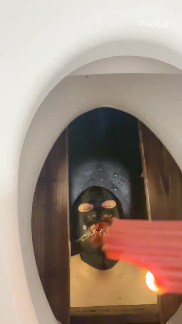 Sera 调教物化的厕奴 马桶黄金完事滴蜡封嘴