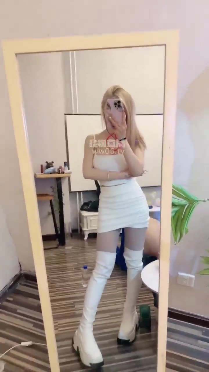 玥樾 戏弄狗儿子踢踹踩踏圣水喂食鞋底浓痰舔食