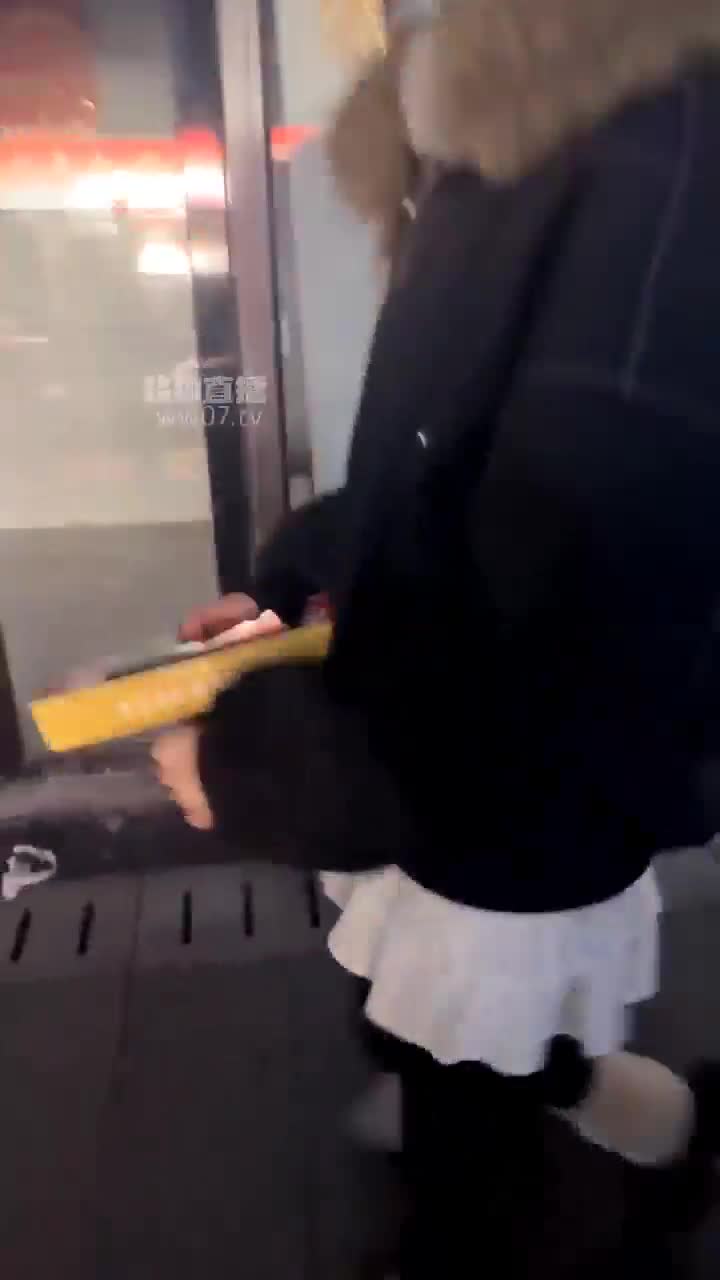 素人挖掘机 户外开发 双素人羞涩尝试