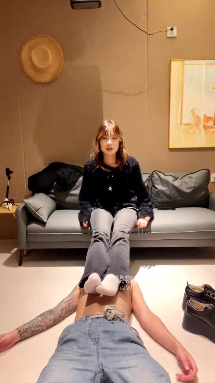 果果 清纯美女 白袜裸足调玩煎饼狗子除臭舔脚耳光踩踏踢踹羞辱