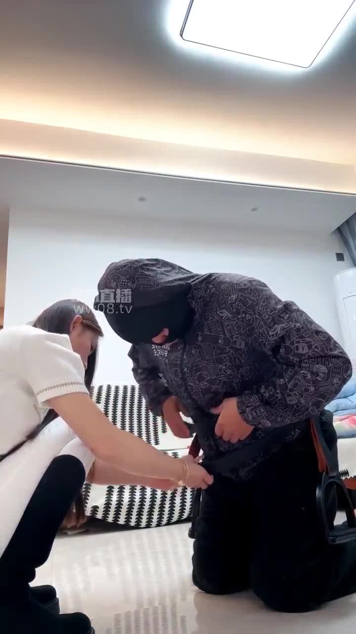 Cici 调教马奴专场骑马骑乘奖励脏靴底清理舔舐浓痰喂食