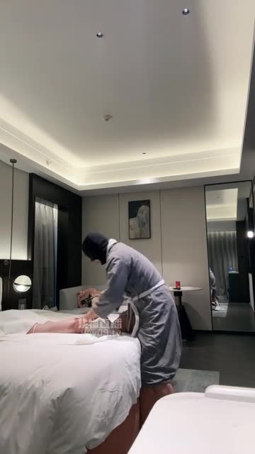 小云 剧情 上门素人技师按摩偷闻脚被发现