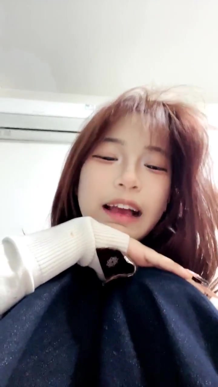 乐乐sama 精神小妹调狗 鞋里舔舐 暴打耳光口水喂食坐脸窒息圣水喂食裸足舔脚深喉踩踏