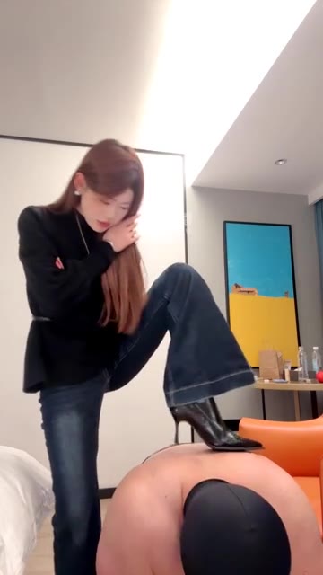 uu 浓痰调教专场浓痰喂食不断高跟鞋舔舐白袜猛吸狂吸裸足舔脚深喉圣水喂食