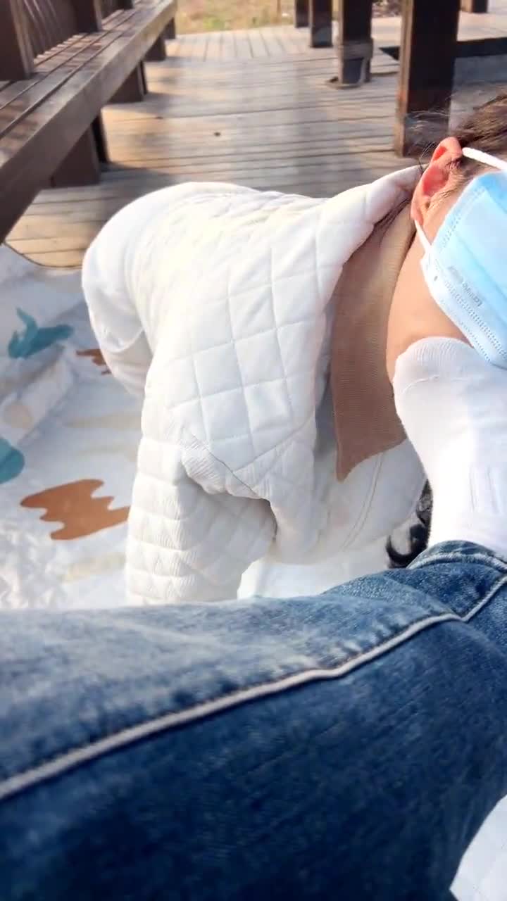 宇王 户外 男主玩小母狗 白袜除臭裸足舔脚深喉