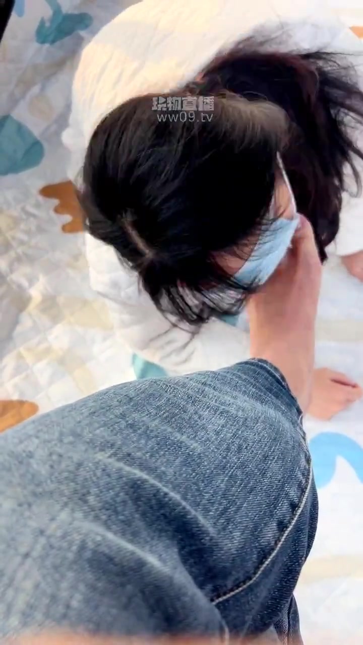 宇王 户外 男主玩小母狗 白袜除臭裸足舔脚深喉