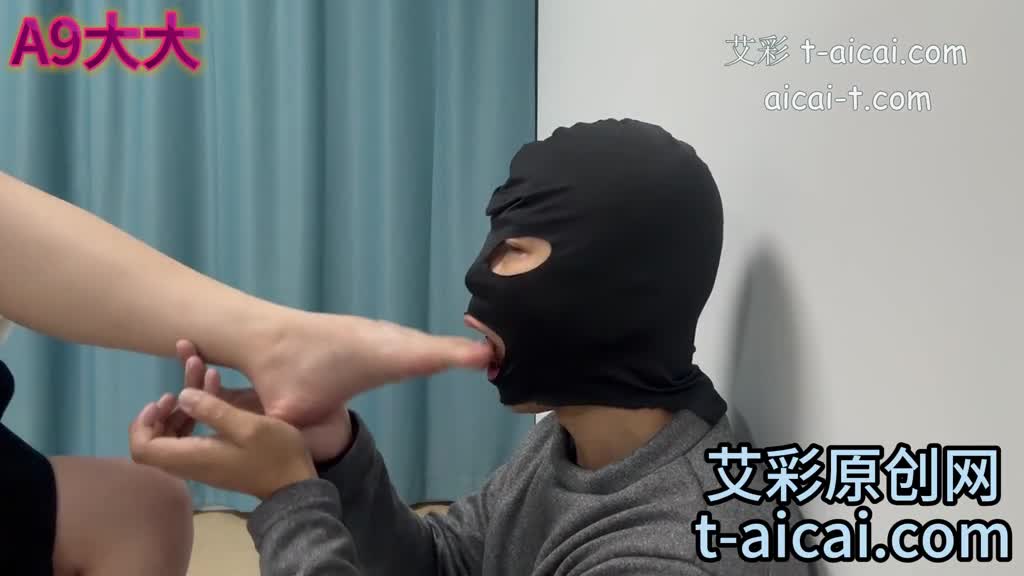 未知女主 玉足深喉崇拜 舔干净脚底暴力狠插