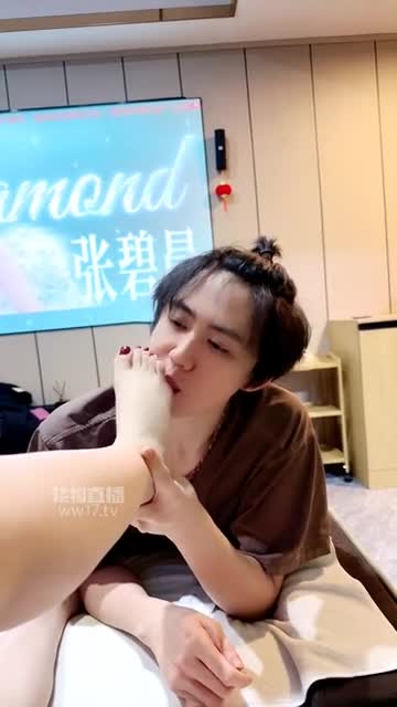 沐沐 顶级女神足浴店深喉奶狗