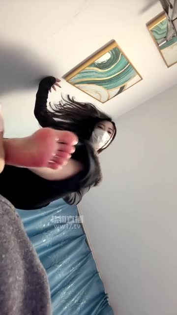 A9大大 深喉专场 裸足无限深喉插嘴 吞整只脚呕吐不止