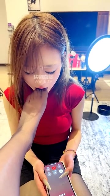 沐沐 严厉羞辱玩虐母狗女奴