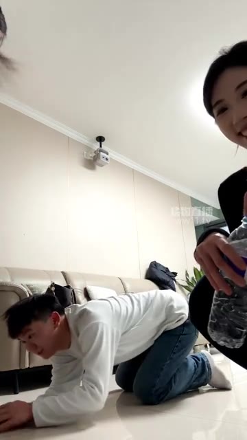 西彤 带闺蜜入圈第二天 双主继续爆狠虐玩私奴