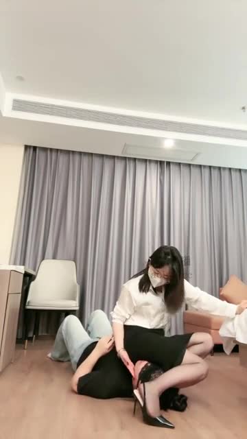 辣吃多的辣姐 玩母狗 贱起来真没公狗什么事