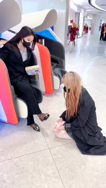 玫瑰 超大胆户外商场当众调教 羞辱母狗女奴