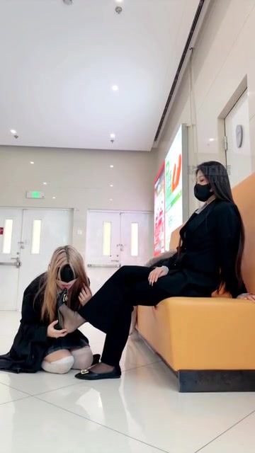 玫瑰 超大胆户外商场当众调教 羞辱母狗女奴