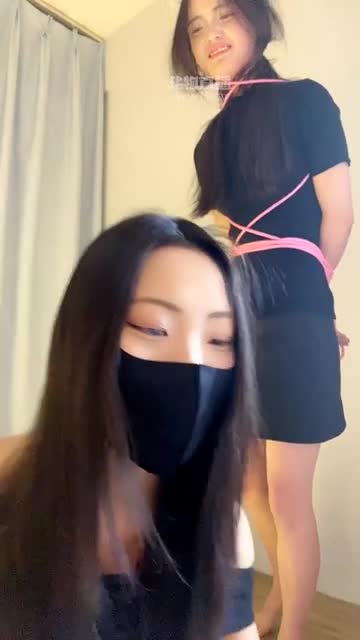 南烟 引导闺蜜母狗 暴虐私奴母狗 赏赐圣水惨叫不止