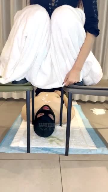 Da猫 调教马桶狗 嫌弃脸喂食黄金涂抹全身口水吐脸