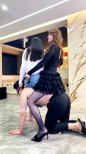 银儿 超级重度 女同接吻 高跟踩踏