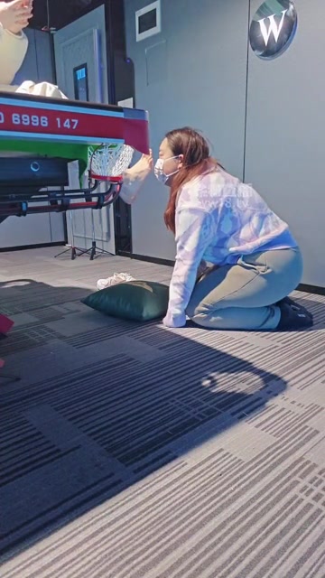 樱樱 台球厅调教肥猪女奴 裸足舔脚伺候