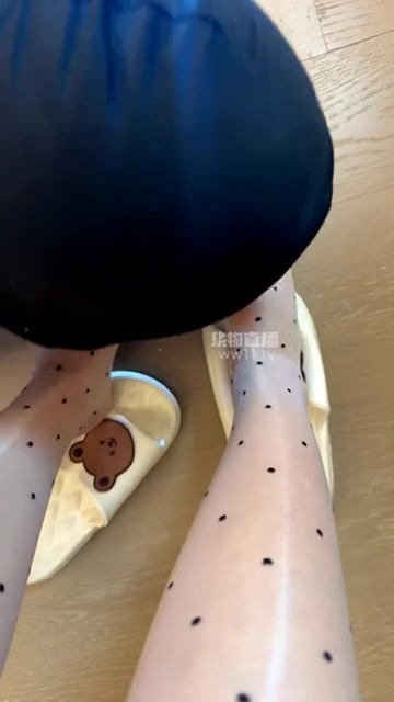 黛安娜 调教超骚恋足家奴 肆意玩