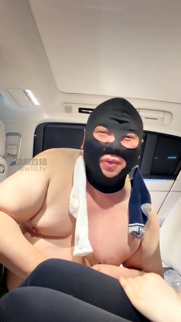 Niki 双主车内暴打贱狗 耳光穿刺 足深喉 赏赐圣水