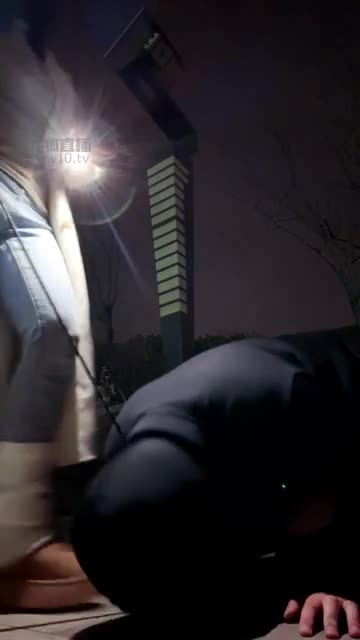 喵酱紫 户外踢裆专场 狠踢裆不断 白袜裸足深喉奖励