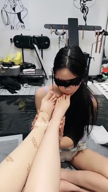 靴嘉倪和日不落 双主调教双母狗女奴 美脚侍奉 戏弄鞭打