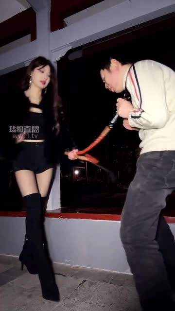 司宁青 户外虐打调教小骚 路人经过也不带怕的