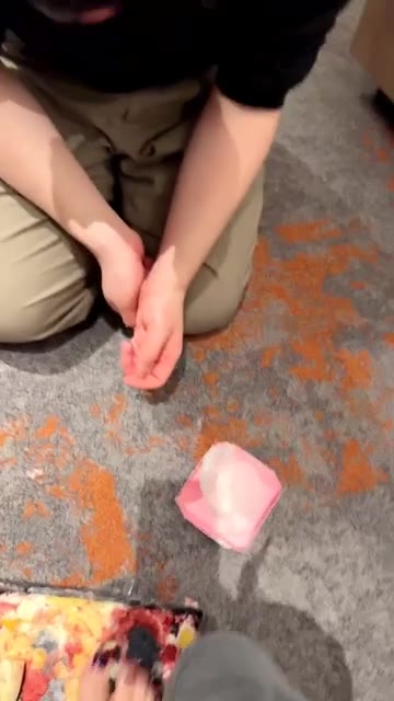 顶流 超美裸足 足喂食 舔脚 玩虐乳专场