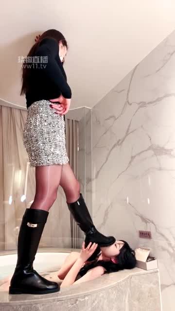 晨颜 剧情 调教耐不住寂寞偷男人的母狗女奴和男奴