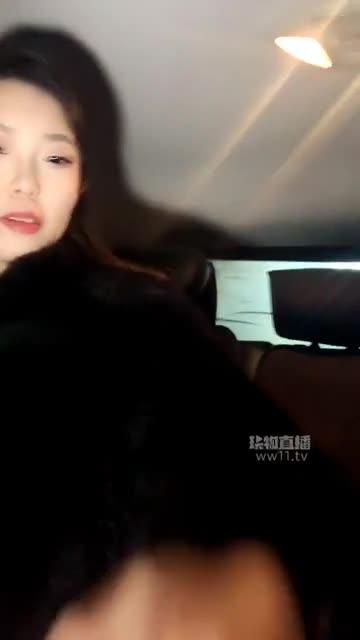 女生也能很暴力 车内超顶皮裤女神调教