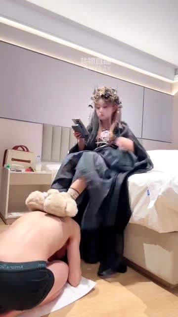 湉湉大人 互动调教私奴 裸足舔脚 深喉伺候