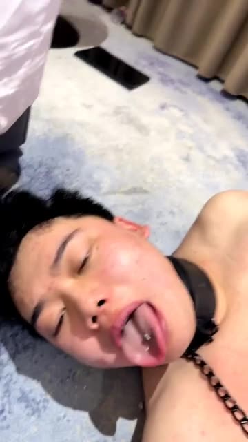 黛安娜 携双闺蜜三主调教骚狗 刑罚虐玩深喉舔脚