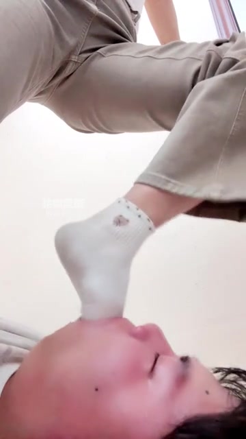 妮蔻Royal 小白鞋白袜 裸足虐 玩深喉原味迷恋狗