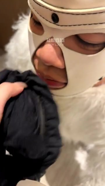 子琳 调教恋足小狗 黑丝裸足 美脚服侍