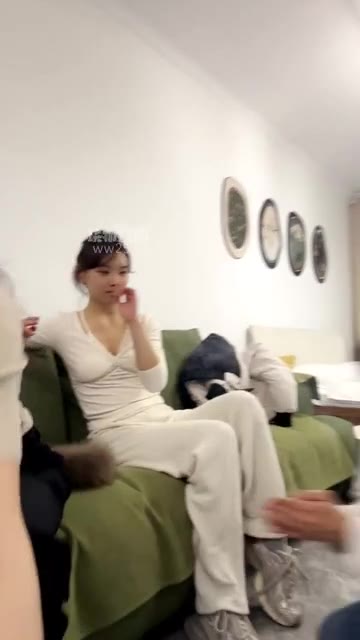 西彤 带素人闺蜜双主调教 踢裆 爆打耳光 踢踹鞭打训私奴 赏赐棉袜裸足除臭舔脚