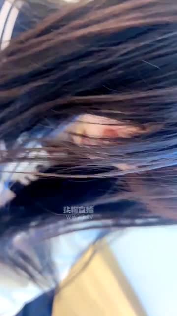 玥樾 户外商场公开羞辱调教母狗女奴音音